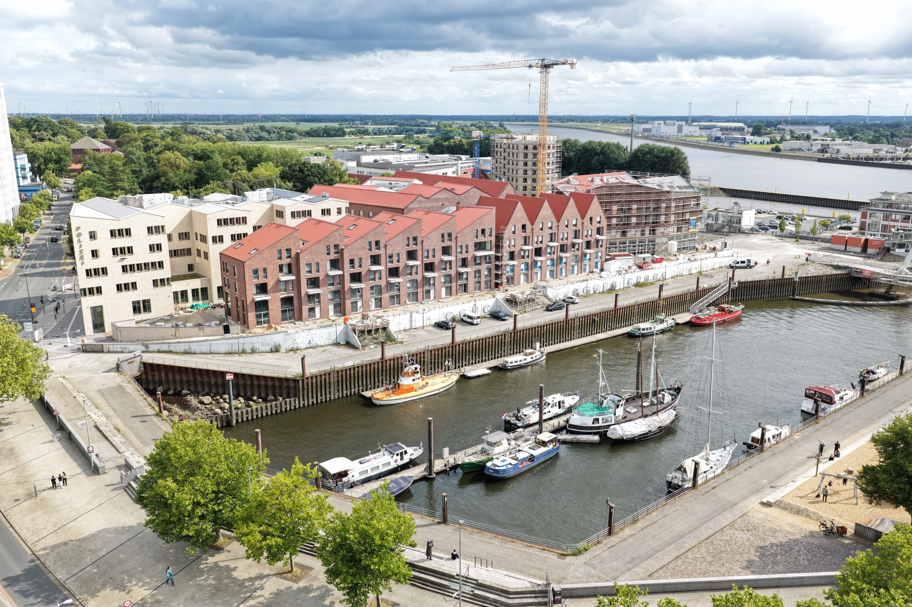 Drohnenaufnahme Speicherquartier Vegesack – Gesamtansicht mit Bootsanleger